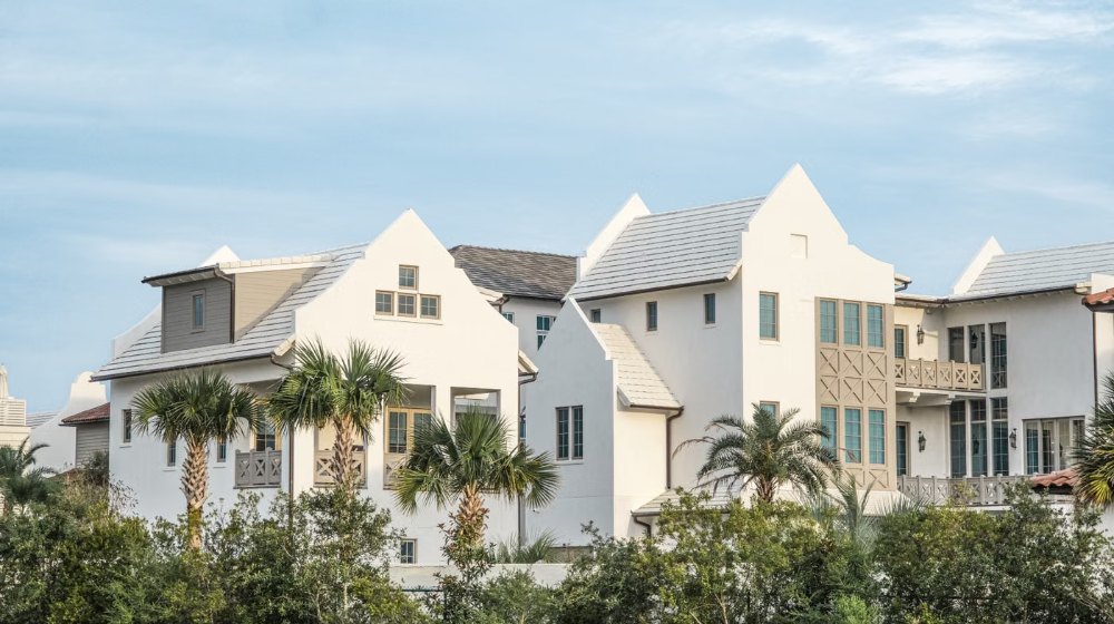 Xưởng gia công khung nhôm Xingfa với máy cắt hai đầu